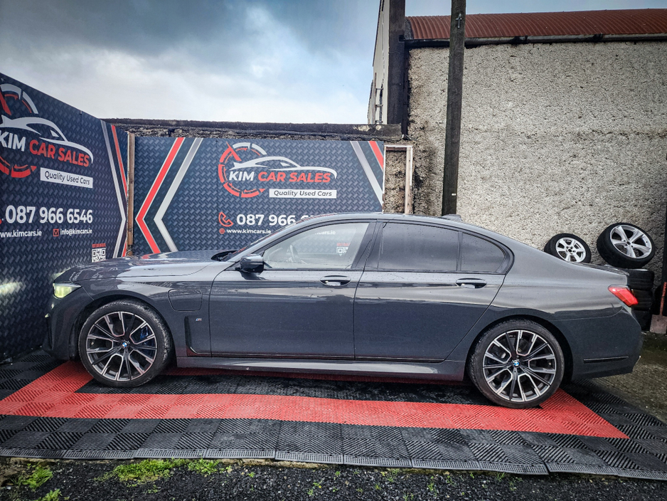 2021 BMW 7 Series M745e plug-in hybrid €49,950