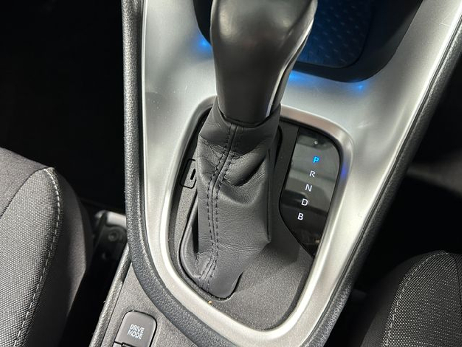 2021 Toyota Yaris - image 22