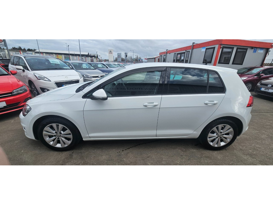 2016 Volkswagen Golf - image 14