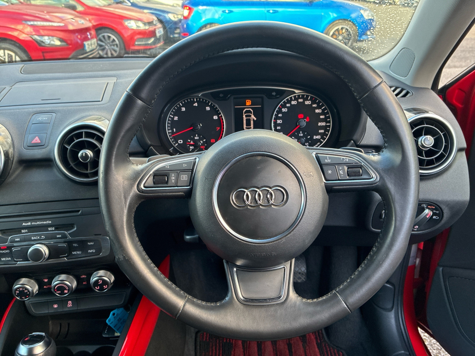 2014 Audi A1 - image 13