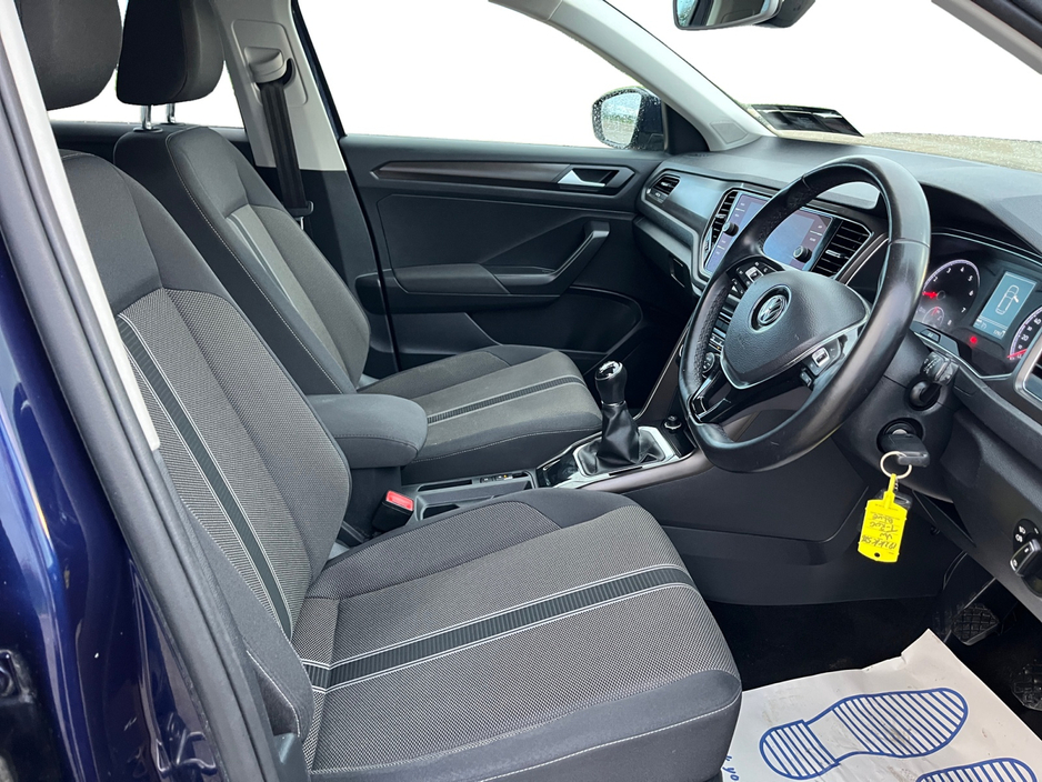 2019 Volkswagen T-Roc DESIGN 1.0 TSI MANUAL 6SPEED FWD 115HP 5DR €18,500