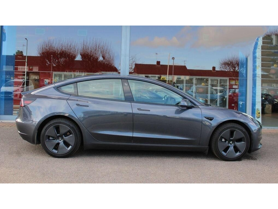 2021 Tesla Model 3 - image 3