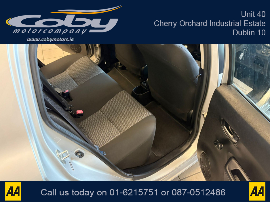 2014 Toyota Yaris - image 19