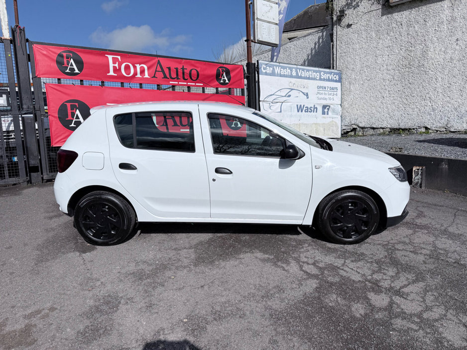 2018 Dacia Sandero - image 6