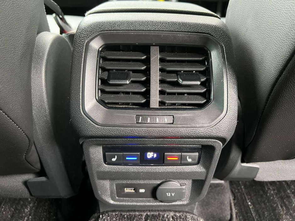 2018 Volkswagen Tiguan - image 13