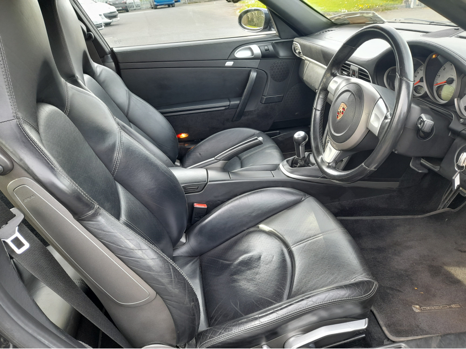 2005 Porsche 911 - image 6