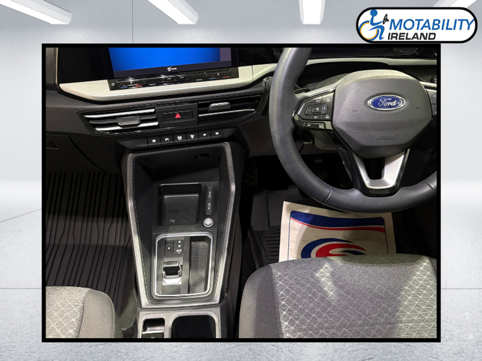 2025 Ford Tourneo Connect Wheelchair Accessible €41,995