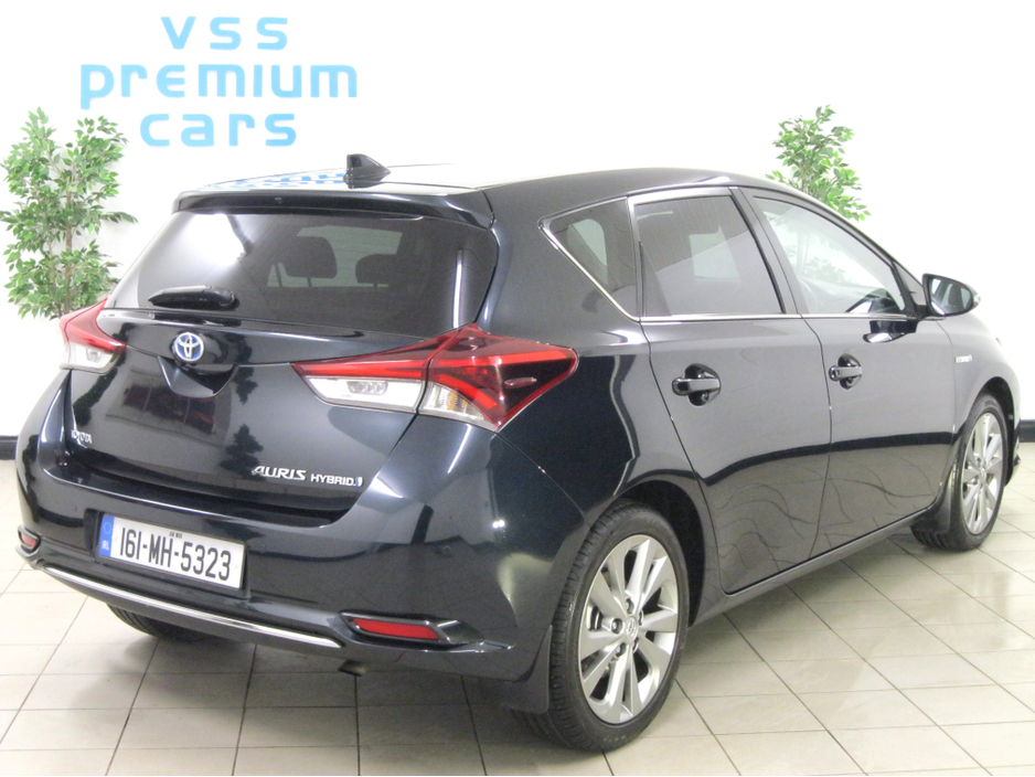 2016 Toyota Auris - image 11