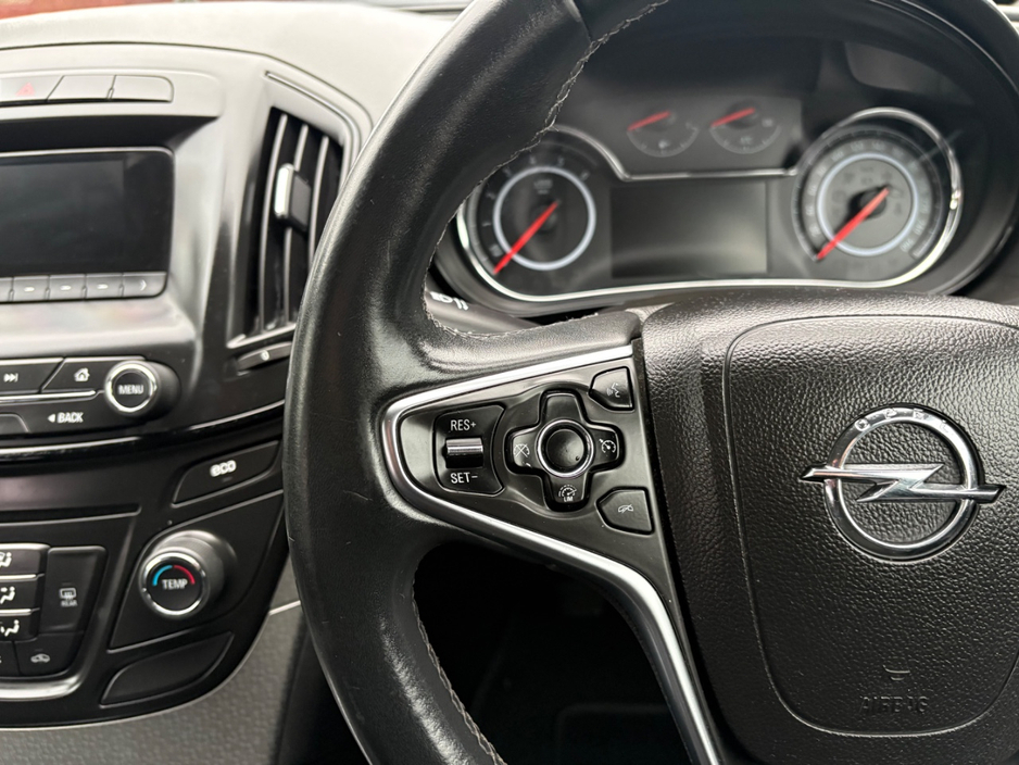 2014 Opel Insignia - image 21