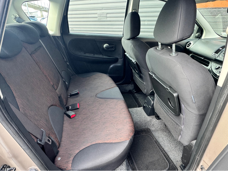 2010 Nissan Note - image 11