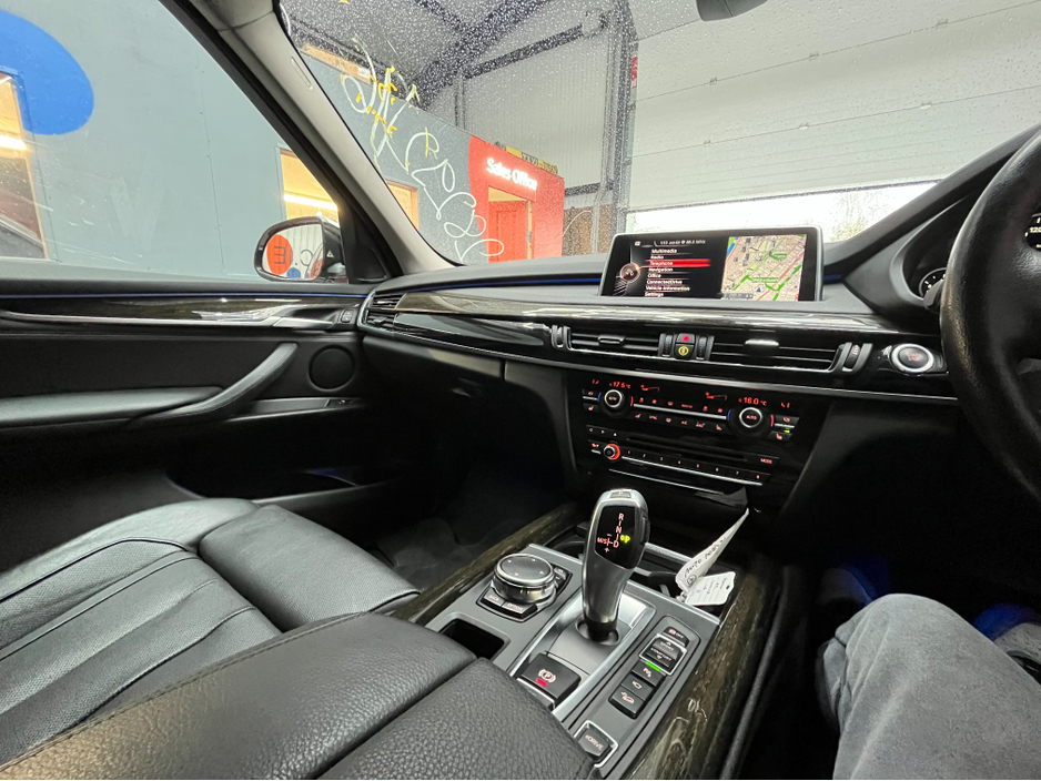 2016 BMW X5 - image 25