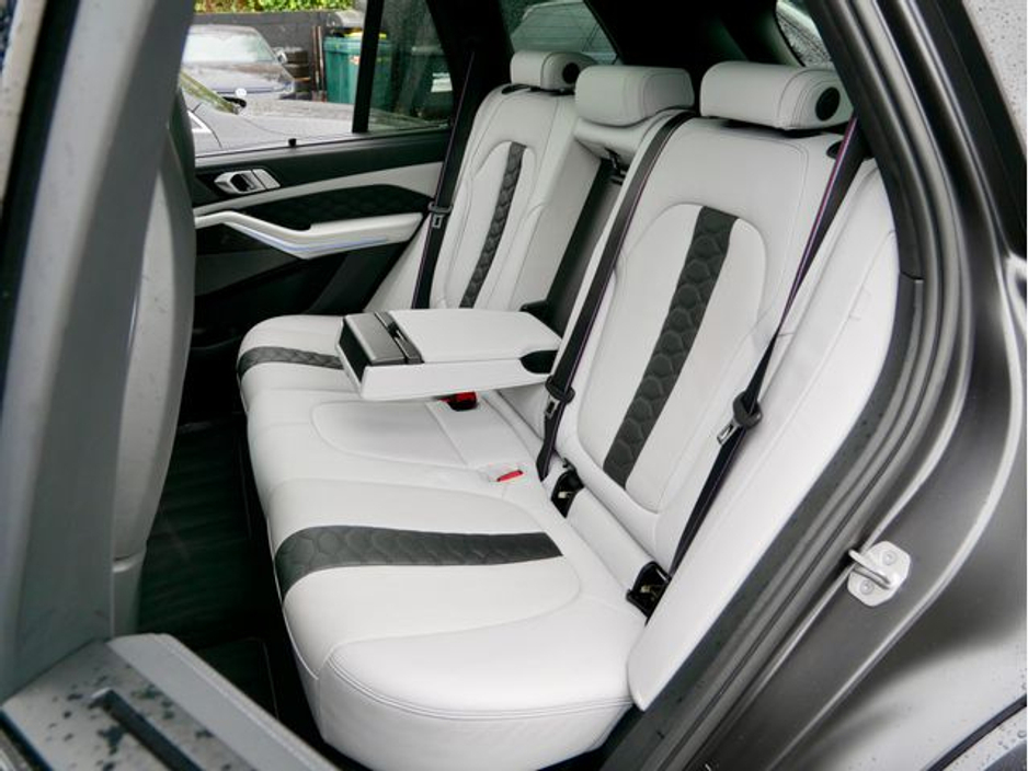 2022 BMW X5 - image 19