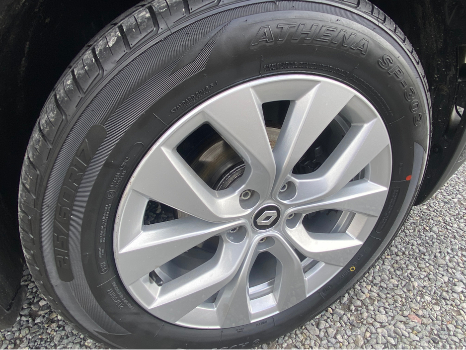 2022 Renault Captur - image 5