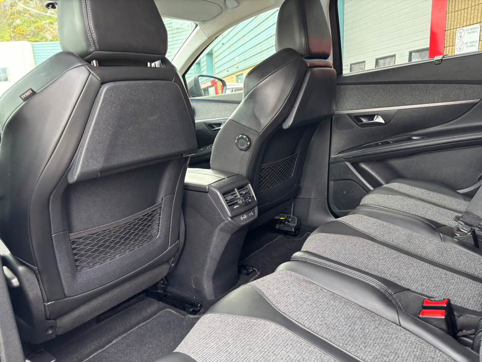2018 Peugeot 5008 - image 15