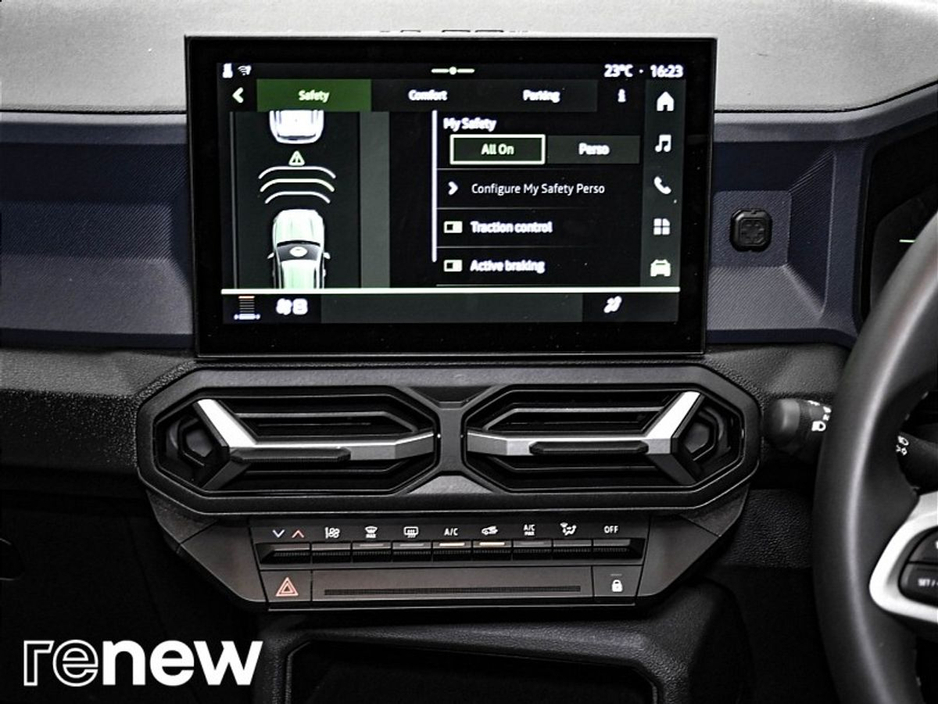 2025 Dacia Duster - image 25