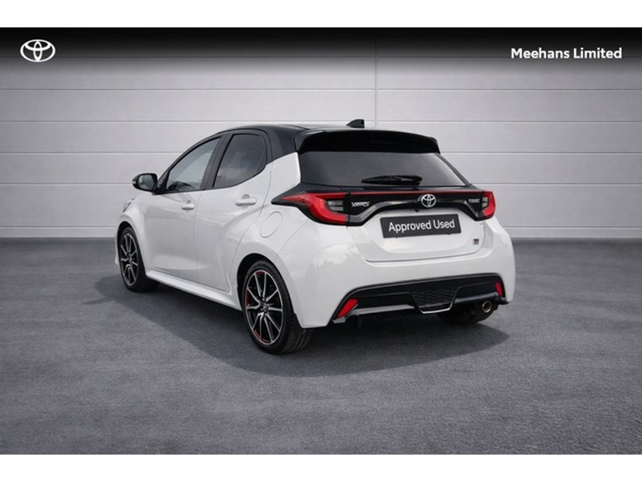 2023 Toyota Yaris - image 7