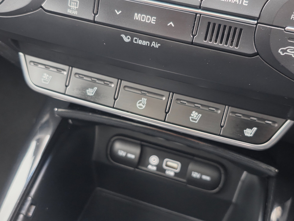 2016 Kia Sorento - image 29