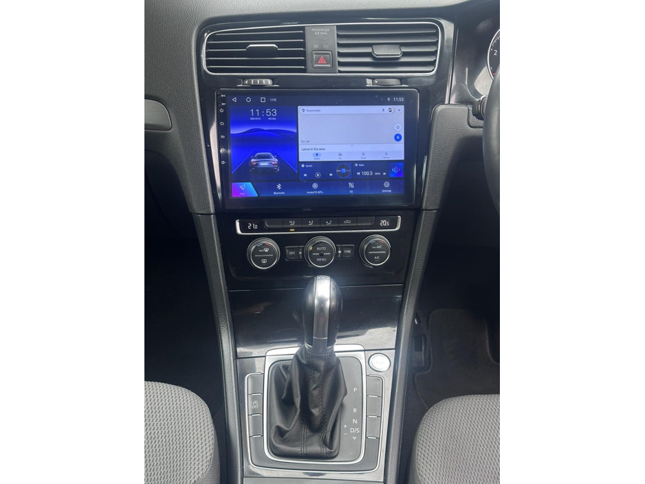 2015 Volkswagen Golf - image 16