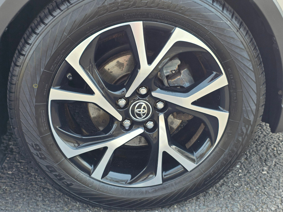 2019 Toyota C-HR - image 9