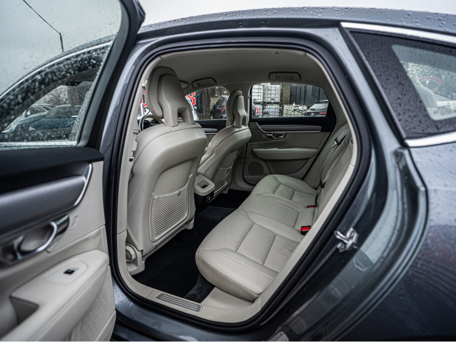 2017 Volvo S90 2017 Volvo S90 2.0d Auto/High spec/1yr warranty €19,888