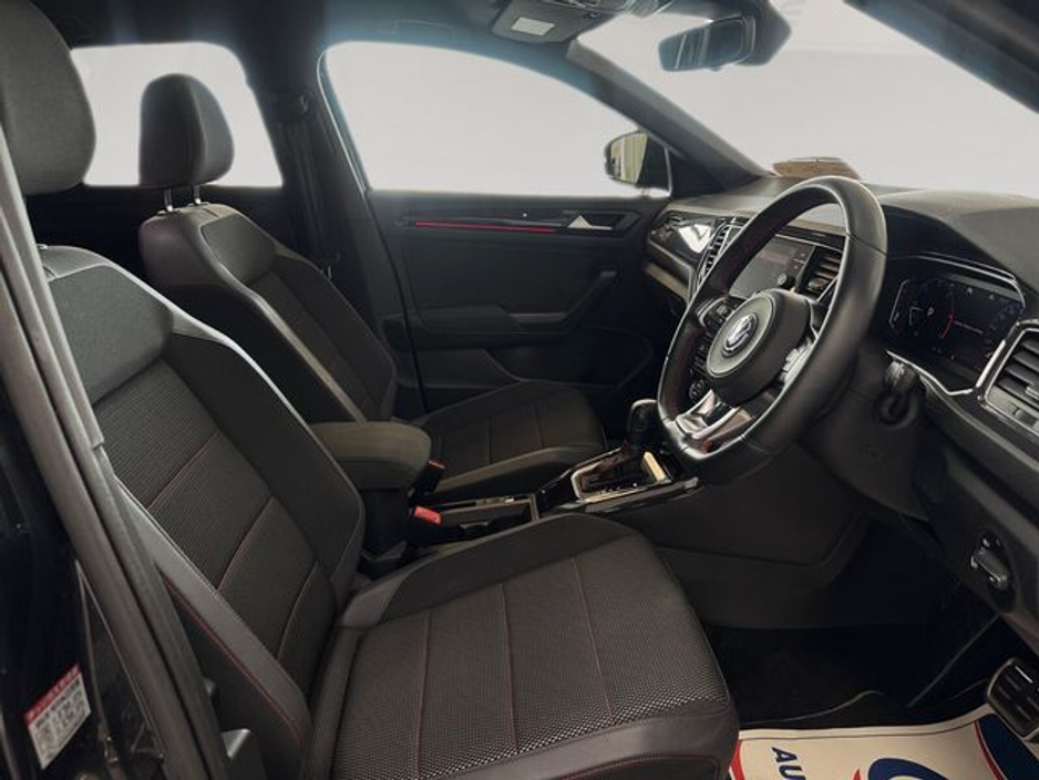 2020 Volkswagen T-Roc - image 11