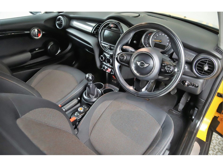 2015 MINI Hatch - image 13