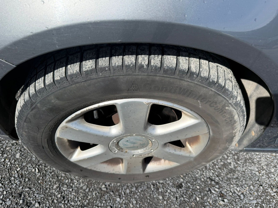 2008 Volkswagen Golf - image 9