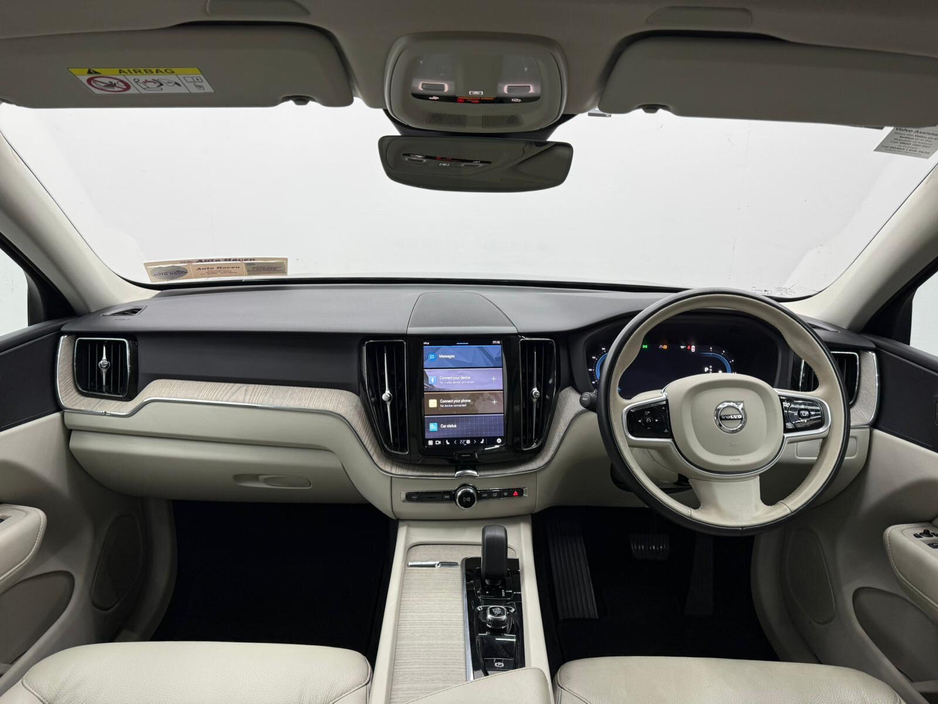 2022 Volvo XC60 B4 diesel MHEV 197hp AT8 Core €39,950