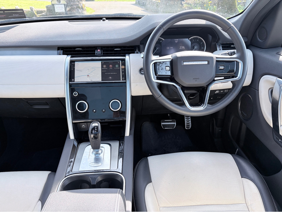2023 Land Rover Discovery - image 14