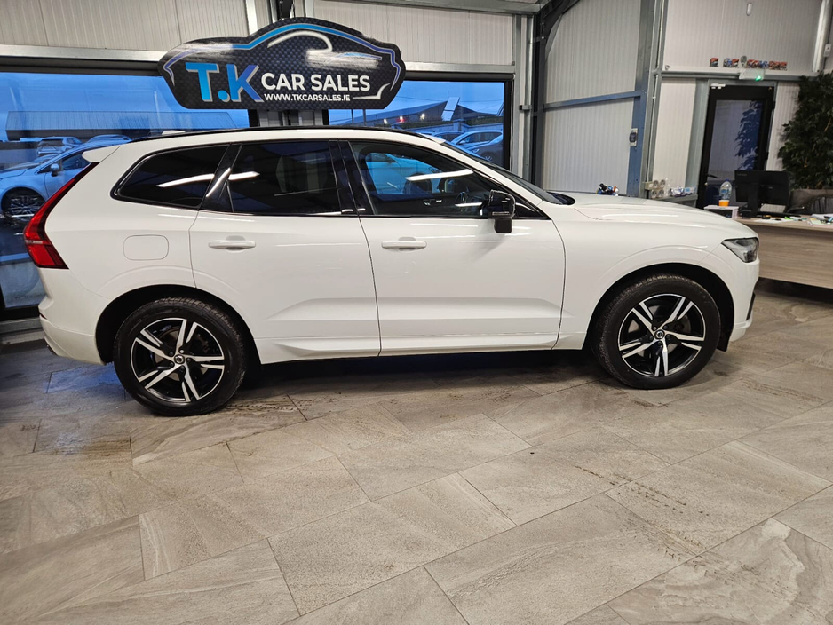 2021 Volvo XC60 - image 2