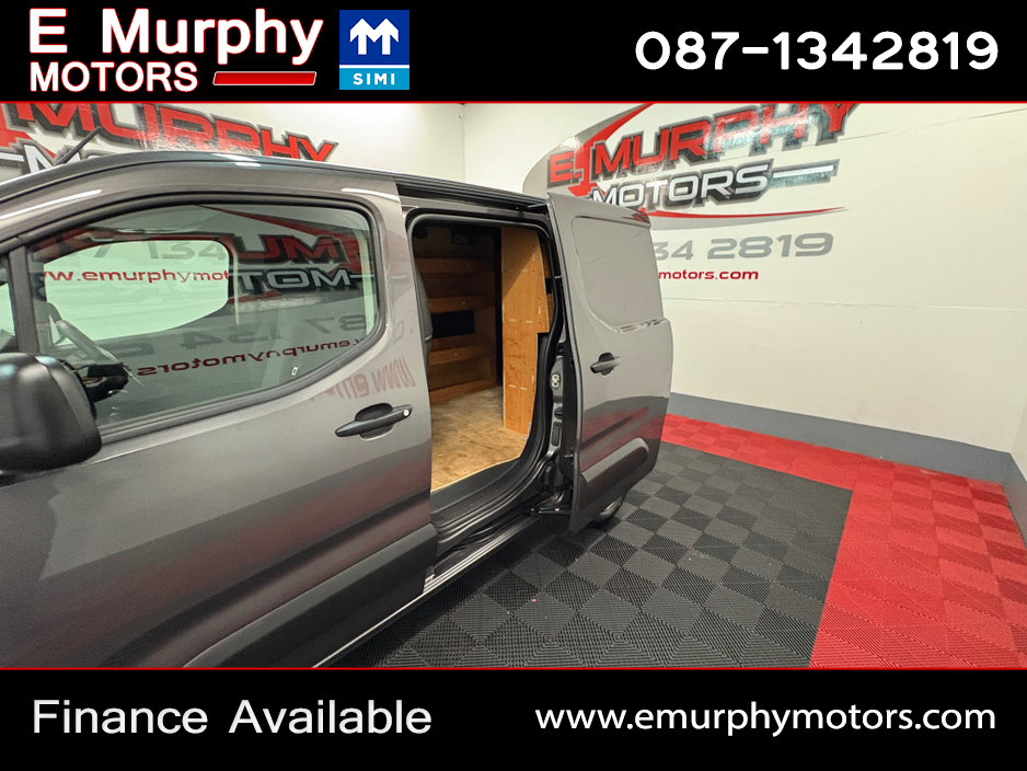 2023 Citroen Berlingo - image 12