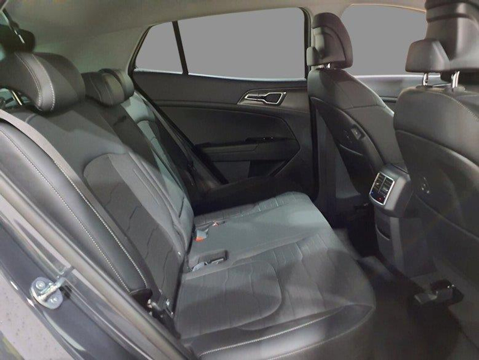 2024 Kia Sportage - image 6