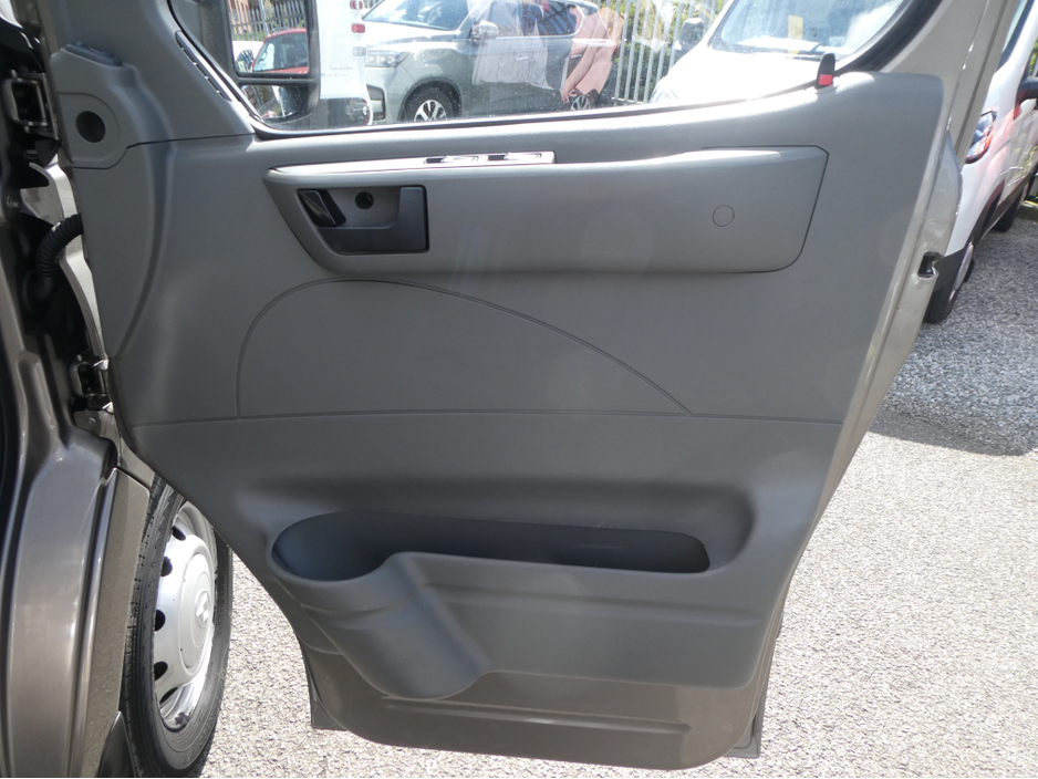 2016 LDV V80 - image 13