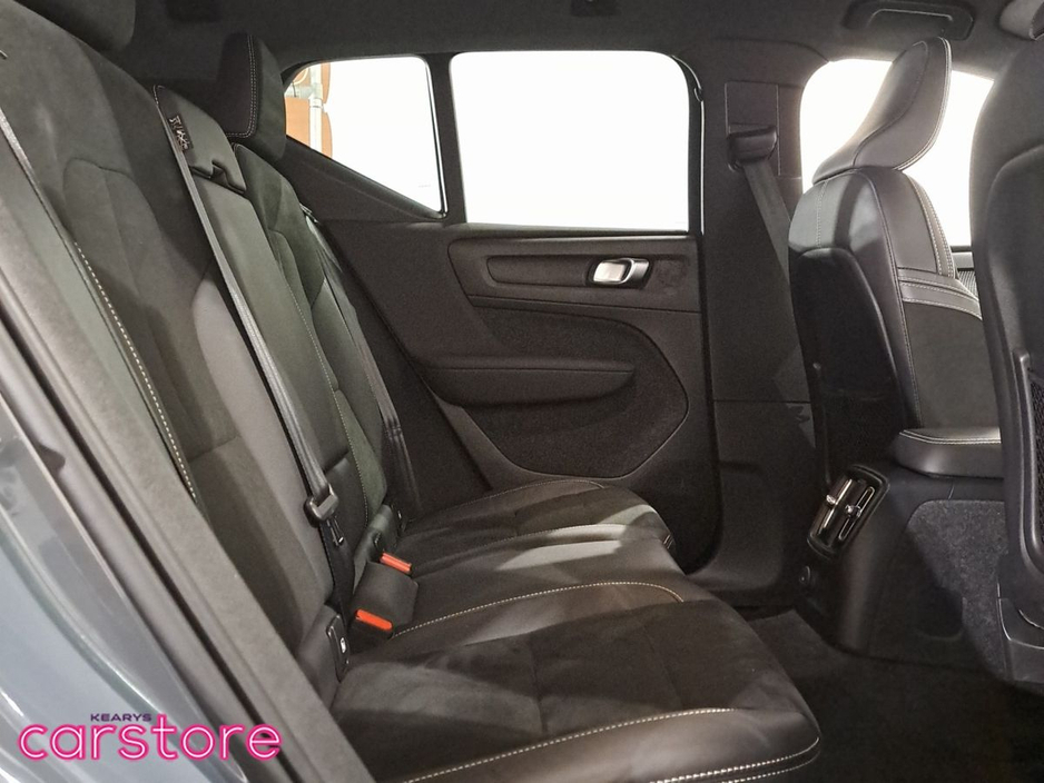 2022 Volvo XC40 PHEV T4 (197hp) R-Design FWD €33,880