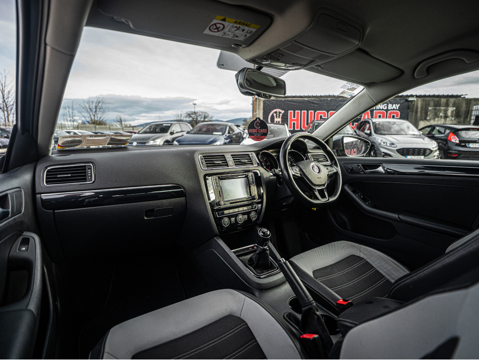 2017 Volkswagen Jetta - image 19