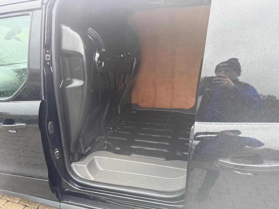 2021 Ford Transit Connect 240 LIMITED EDITION T TDCI €15,815