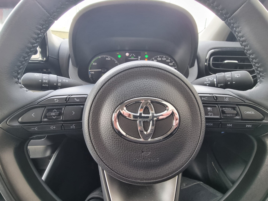 2024 Toyota Yaris - image 31