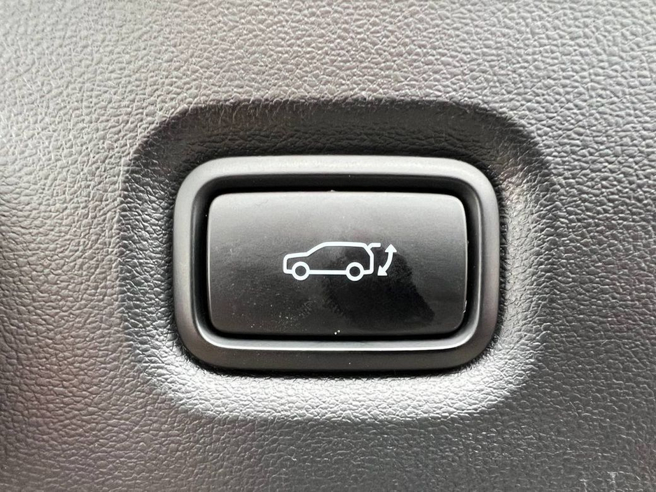 2022 Hyundai Ioniq - image 13