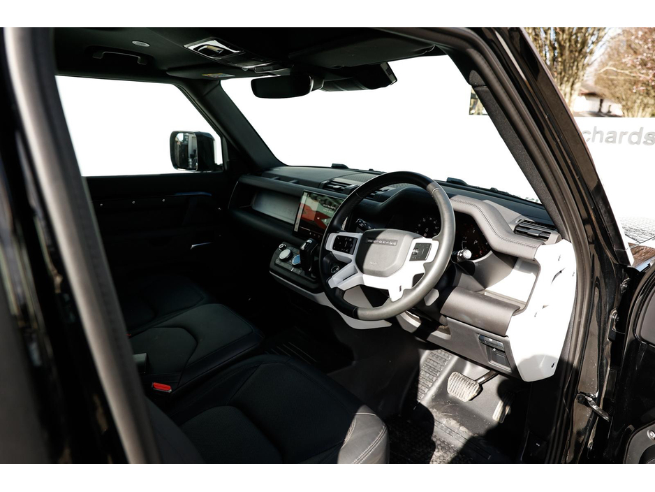 2025 Land Rover Defender - image 11