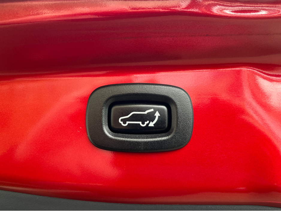 2020 Mitsubishi Outlander - image 9