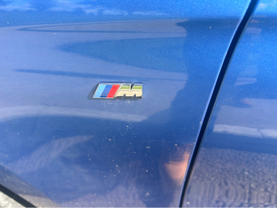 2017 BMW 3 Series - image 7