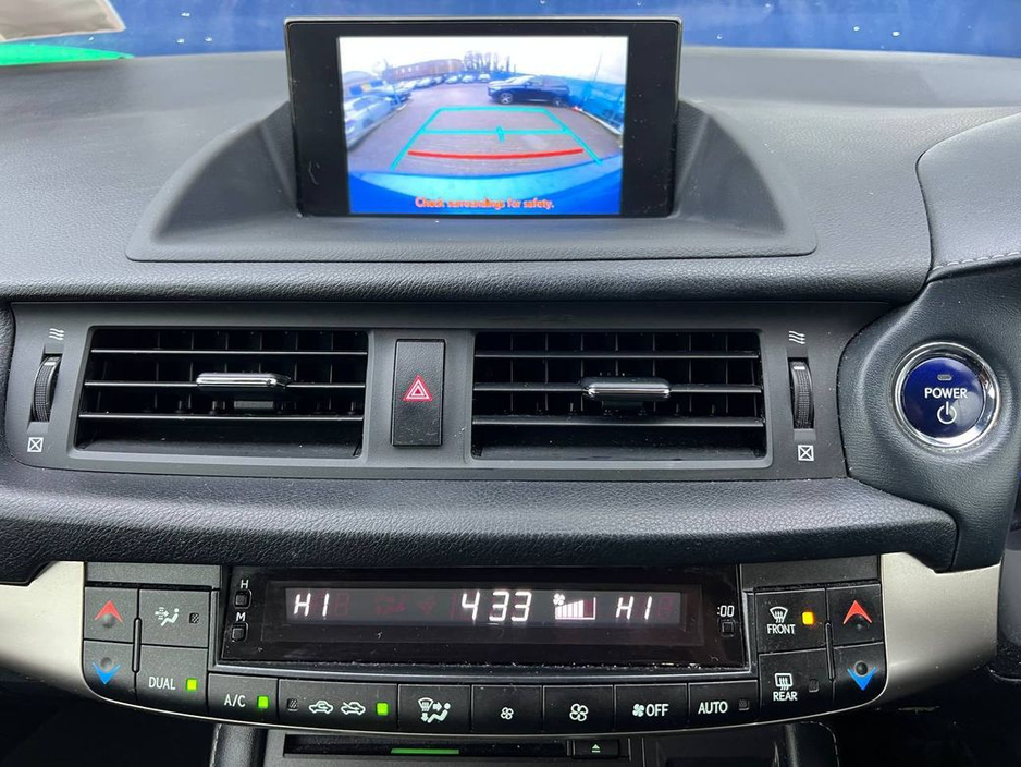 2018 Lexus CT 200 h - image 7