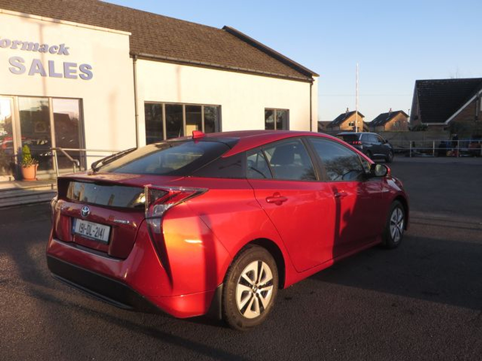 2019 Toyota Prius - image 3