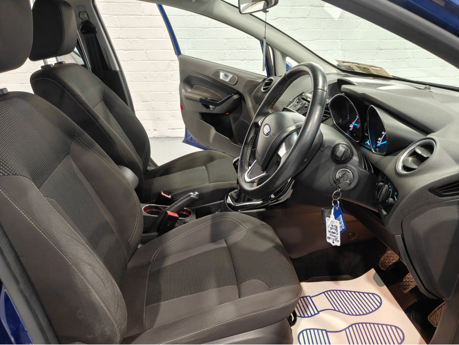 2017 Ford Fiesta - image 14