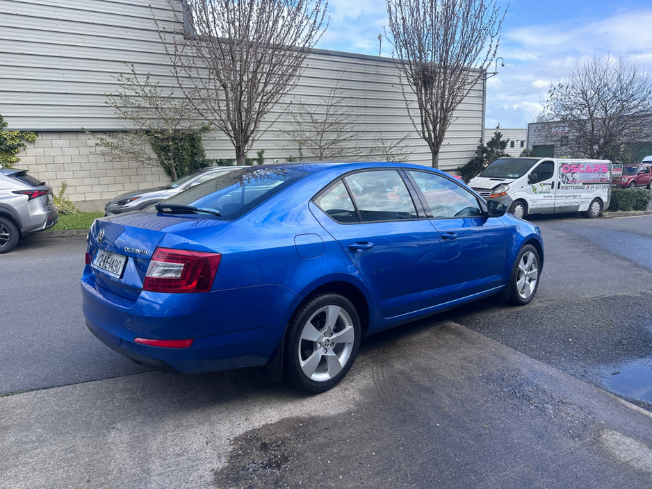 2014 Skoda Octavia - image 5