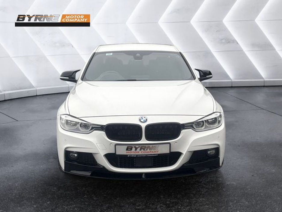2016 BMW 3 Series - image 8