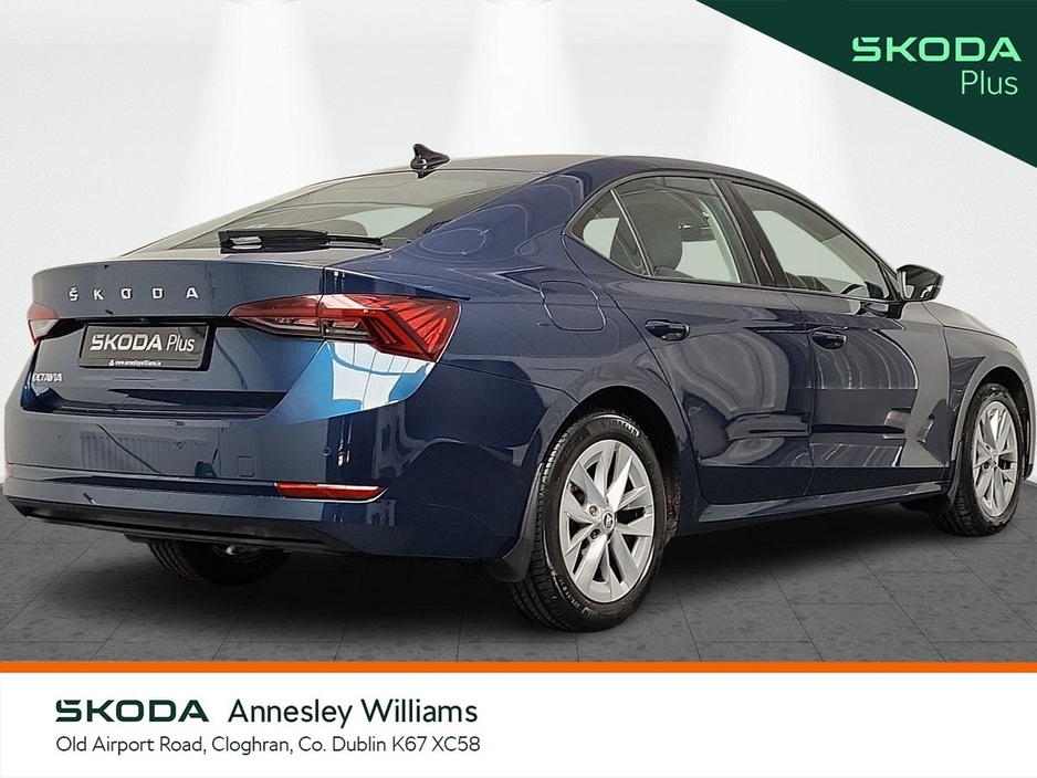 2021 Skoda Octavia - image 3