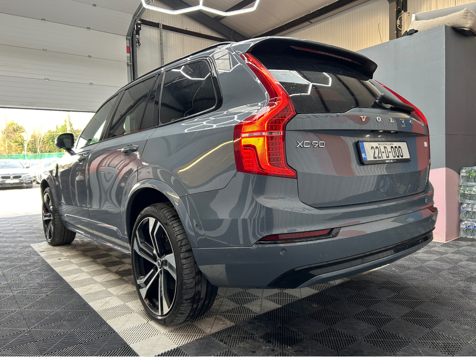 2022 Volvo XC90 - image 6