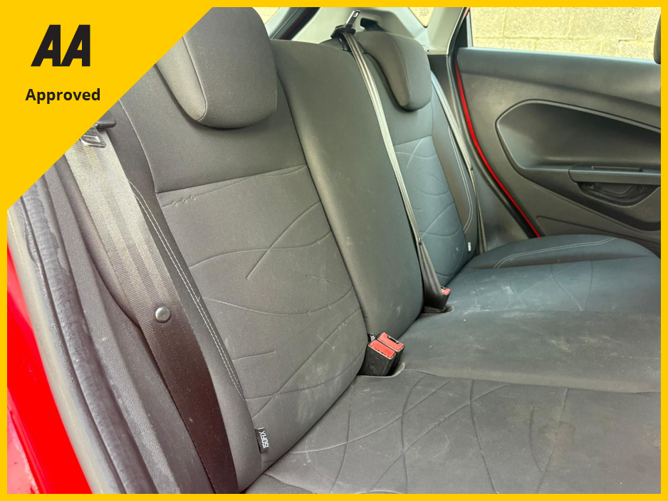 2017 Ford Fiesta - image 12