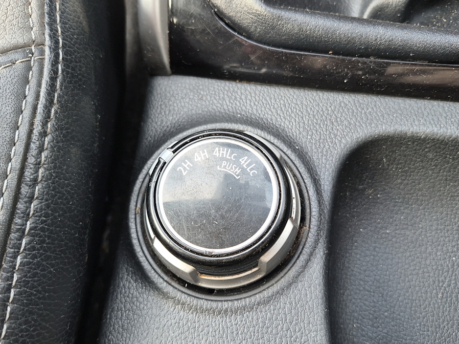 2017 Mitsubishi L200 - image 33